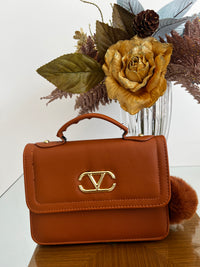 Bolsa com chaveiro pompom M