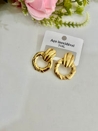 brinco dourado aço
