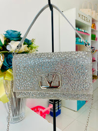 Bolsa cravejada